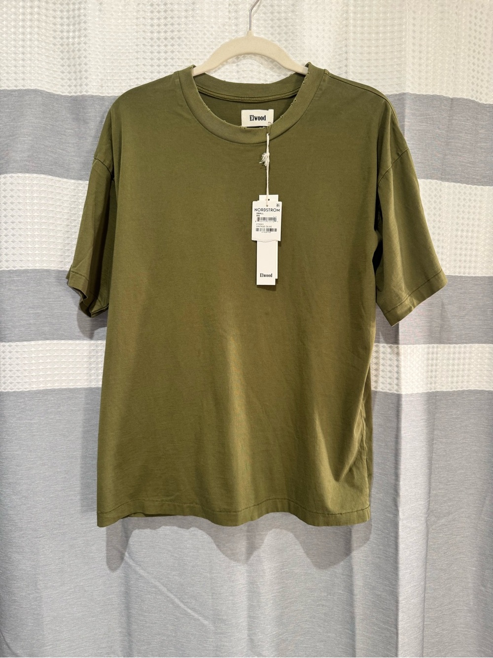 NWT Elwood Green T-Shirt